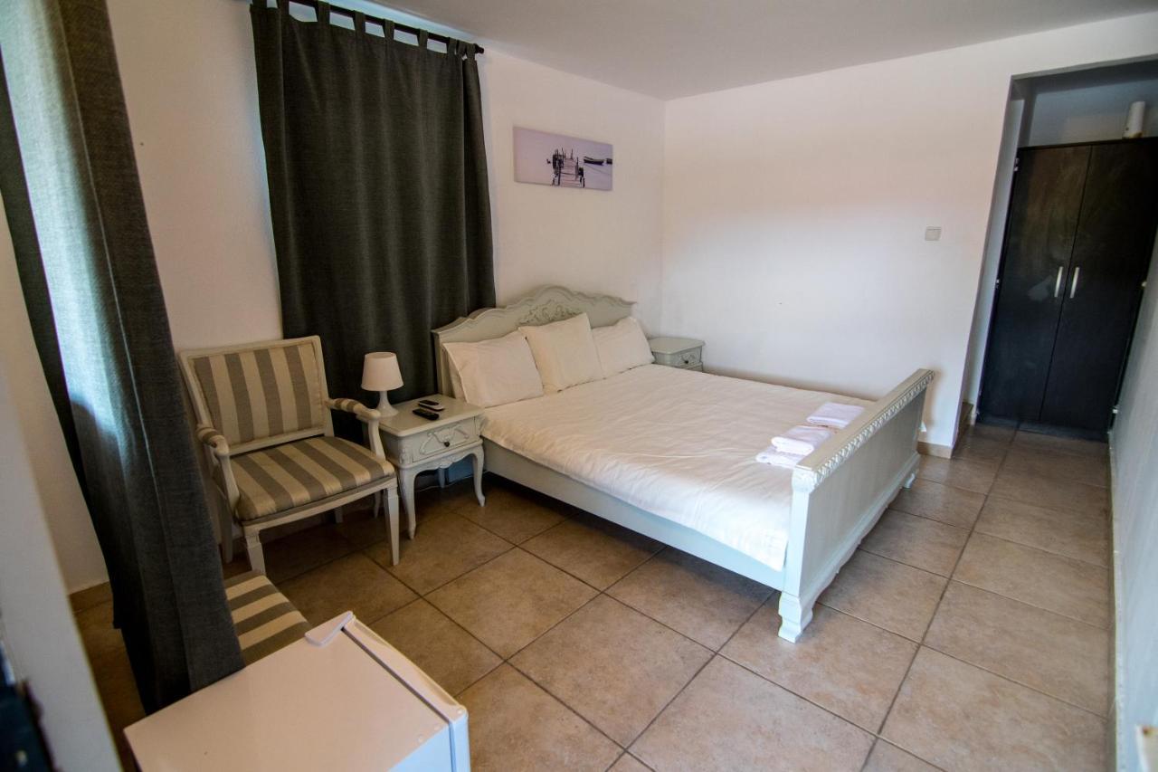 Famagusta Hotell Vama Veche Exteriör bild