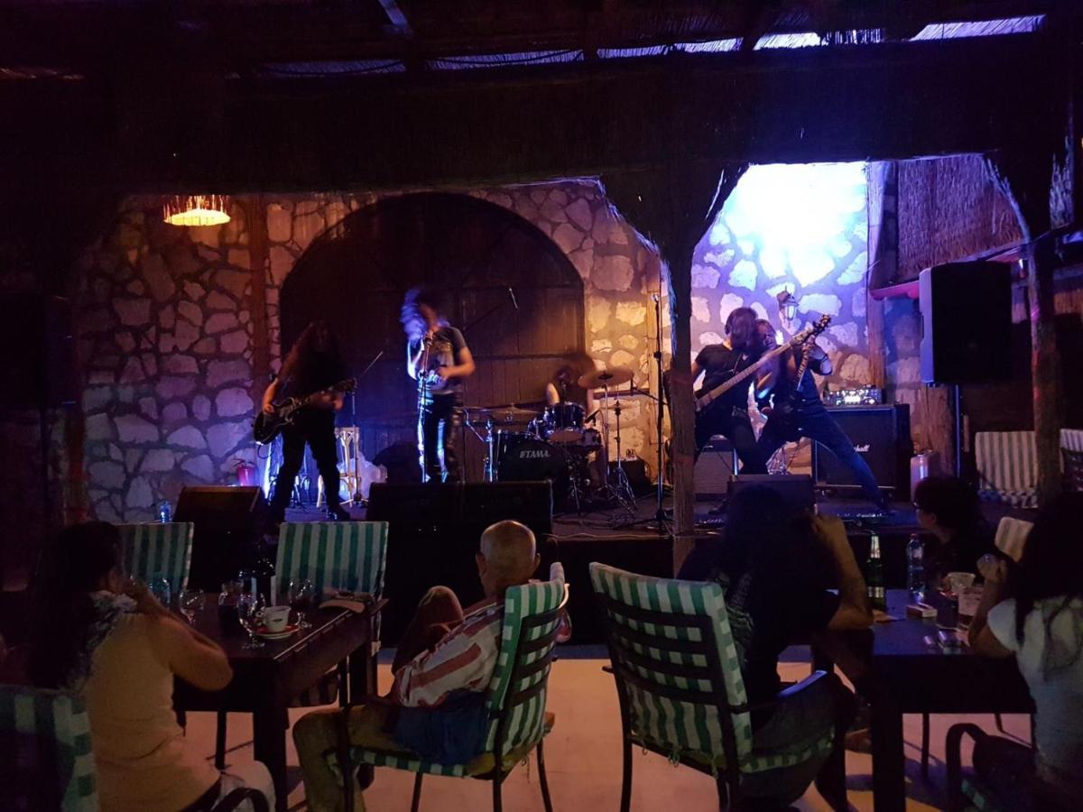 Famagusta Hotell Vama Veche Exteriör bild