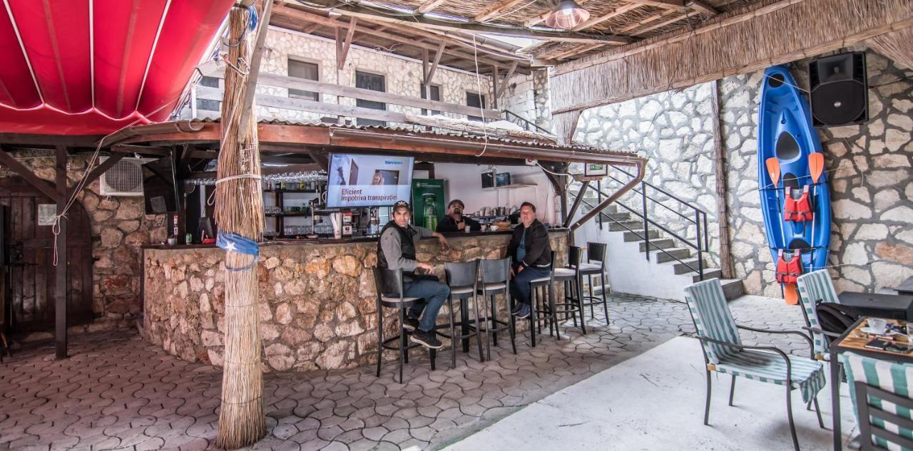 Famagusta Hotell Vama Veche Exteriör bild